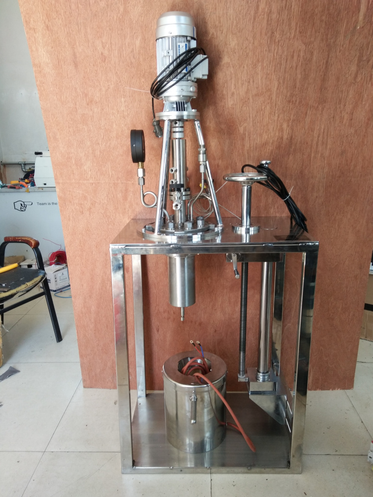 KCFD系列--框架結(jié)構(gòu)、螺栓連接、磁流體直連、翻轉(zhuǎn)出料側(cè)面照片