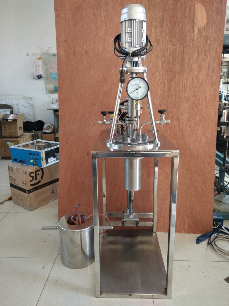 KCFD系列--框架結(jié)構(gòu)、螺栓連接、磁流體直連、翻轉(zhuǎn)出料正面照片