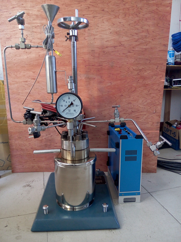 KCF系列-釜蓋升降，帶在線加料、在線取樣