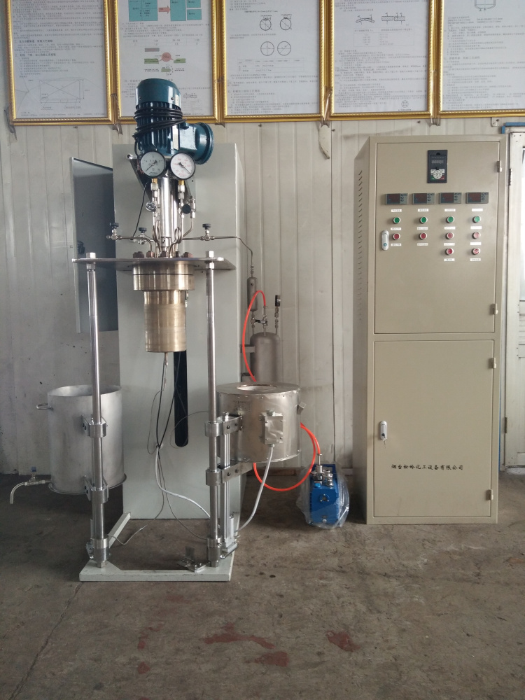 DFCF系列-釜體電動(dòng)升降翻轉(zhuǎn)、加熱爐和水槽電動(dòng)升降并可側(cè)移1