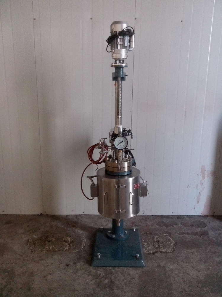 TFCF系列--電動(dòng)升降釜蓋、開啟式電加熱爐1